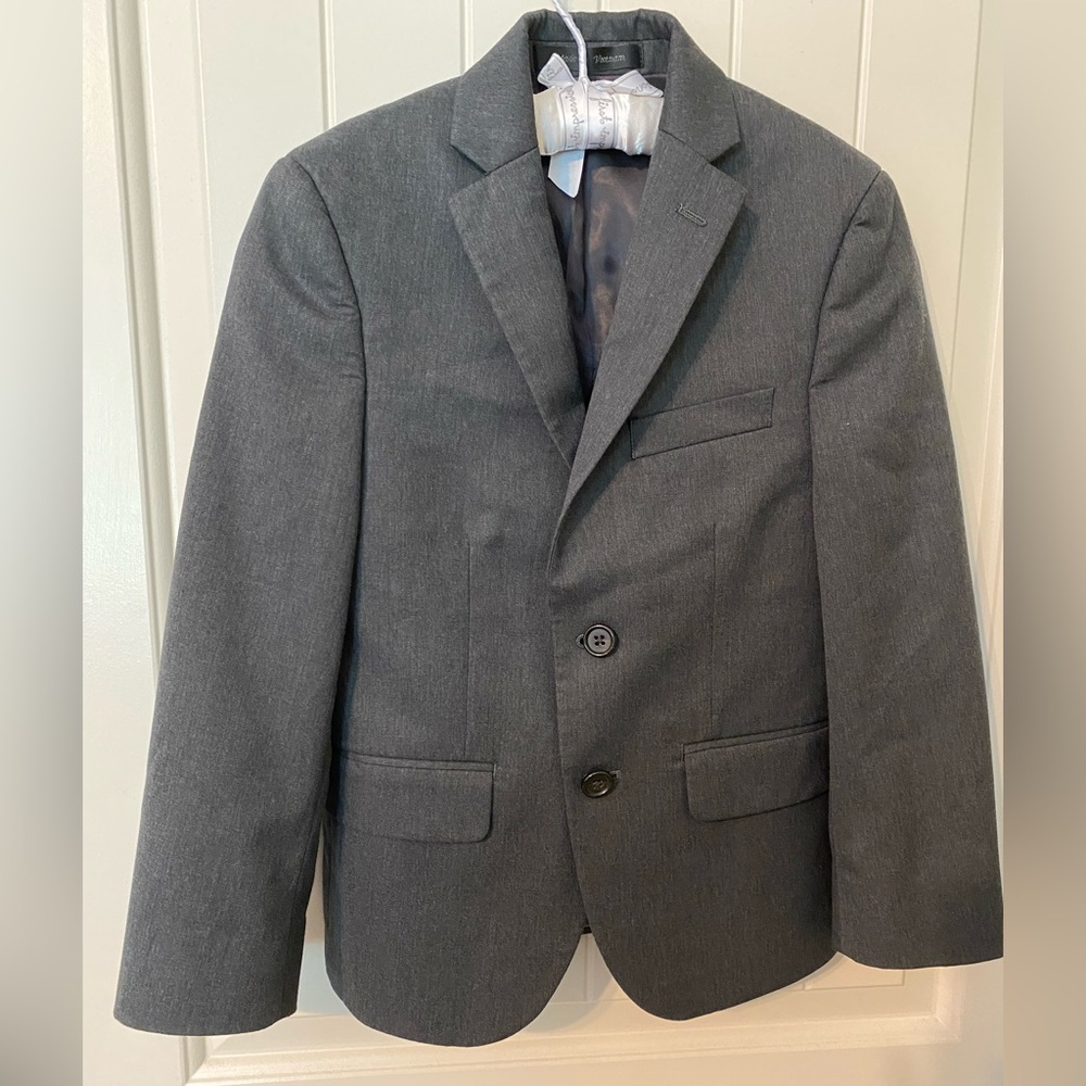 Boys Ralph Lauren Suit. Size 8. Two piece. Worn Once. Gray.